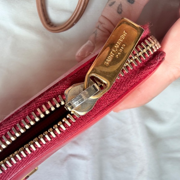 Yves Saint Laurent YSL Y-Line Red Leather Zip Wallet Gold Y Logo - Picture 10 of 16